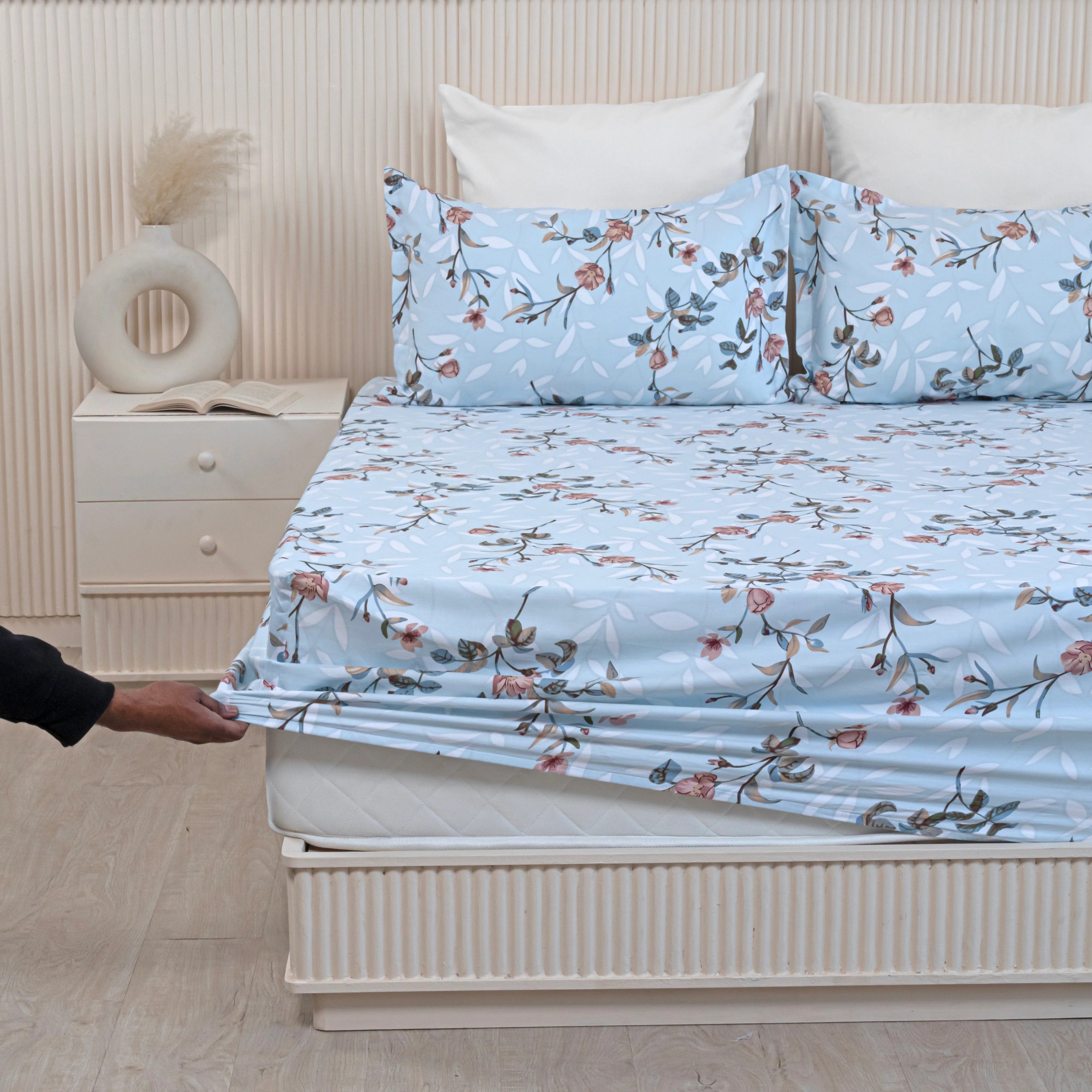 Waterproof Mattress Protector - Dustproof & Allergen Guard Fitted Bedsheet