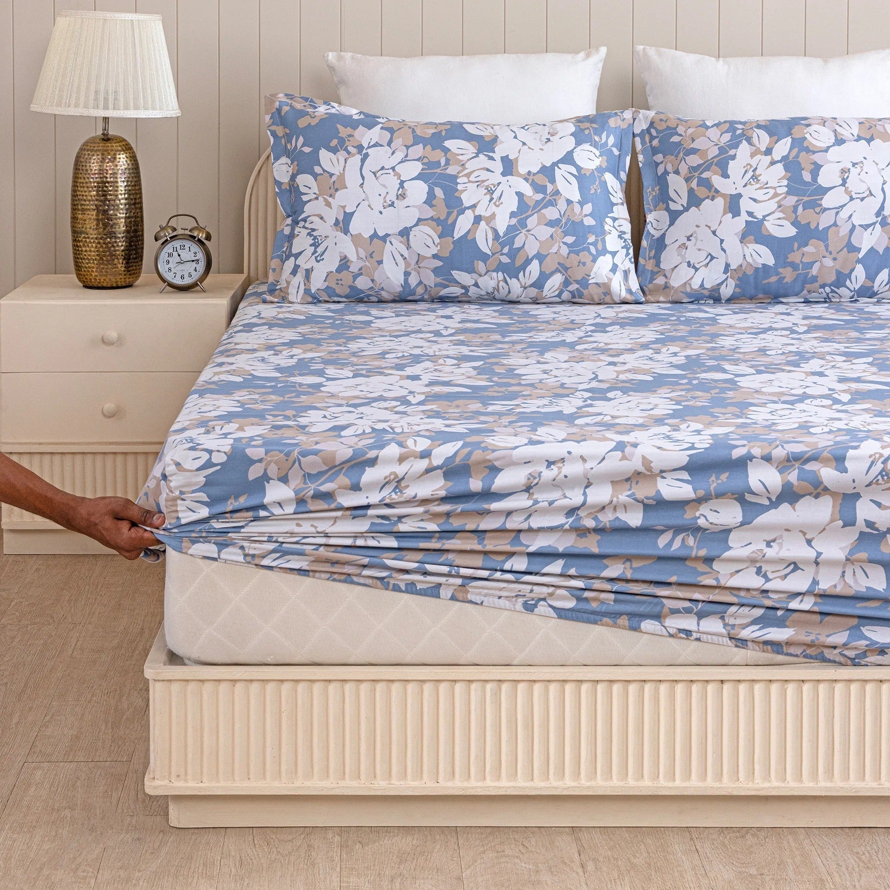 Waterproof Mattress Protector - Dustproof & Allergen Guard Fitted Bedsheet